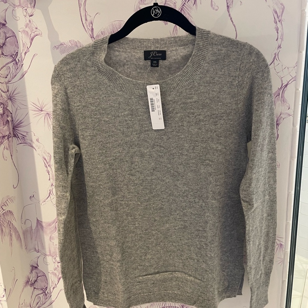BRAND NEW WITH TAG STILL ON gray simple sweater